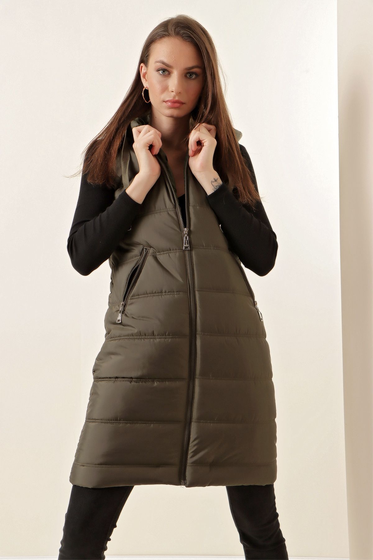 5140 Hooded Long Puffer Vest - Black