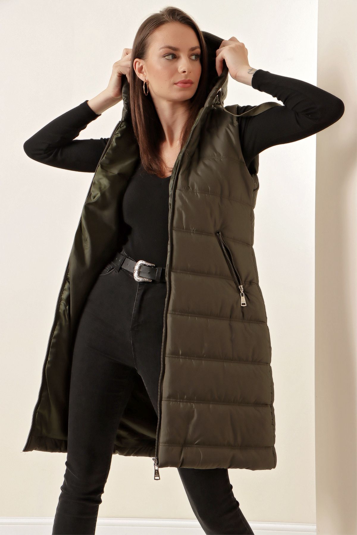 5140 Hooded Long Puffer Vest - Black