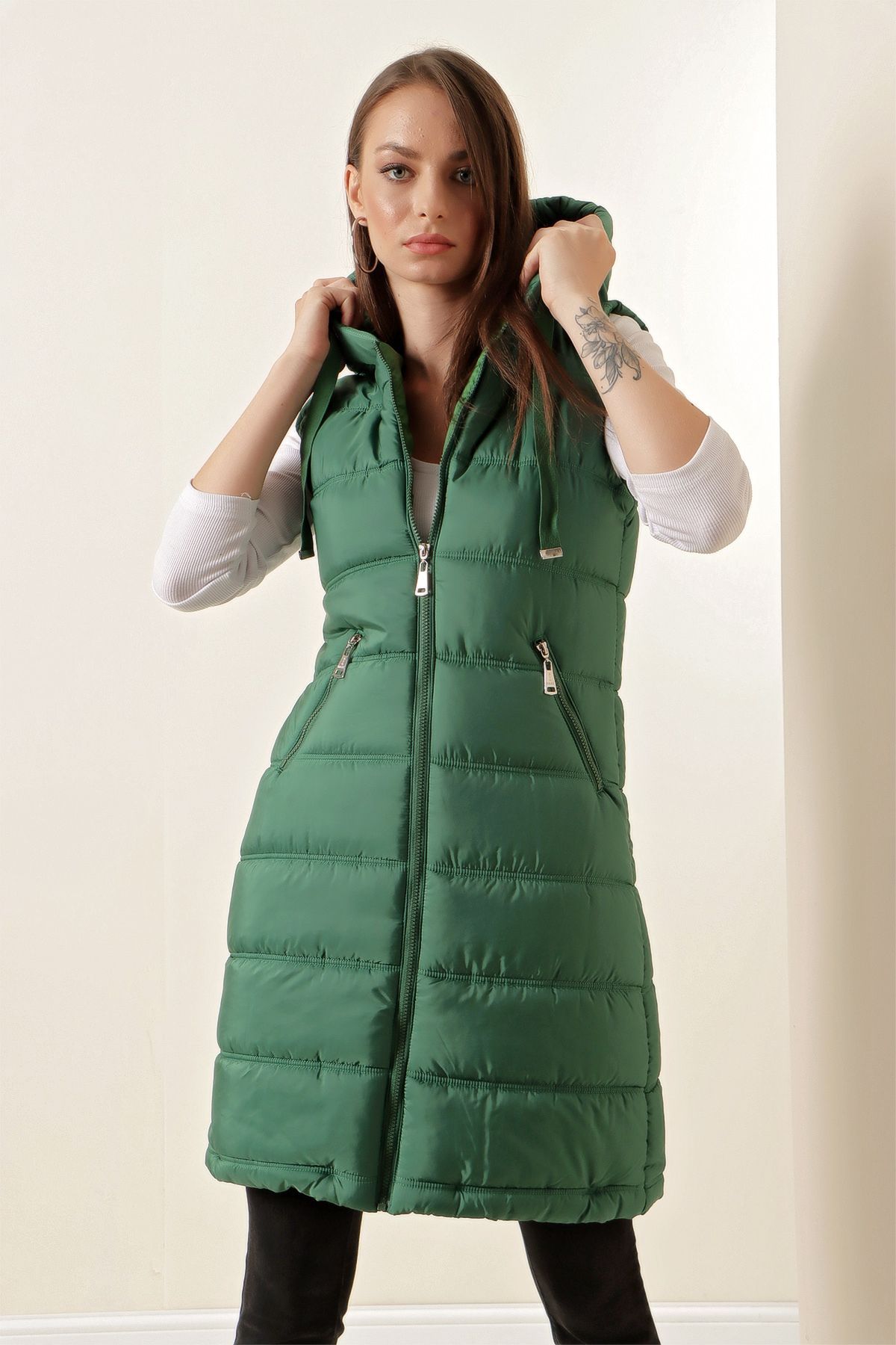 5140 Hooded Long Puffer Vest - Black