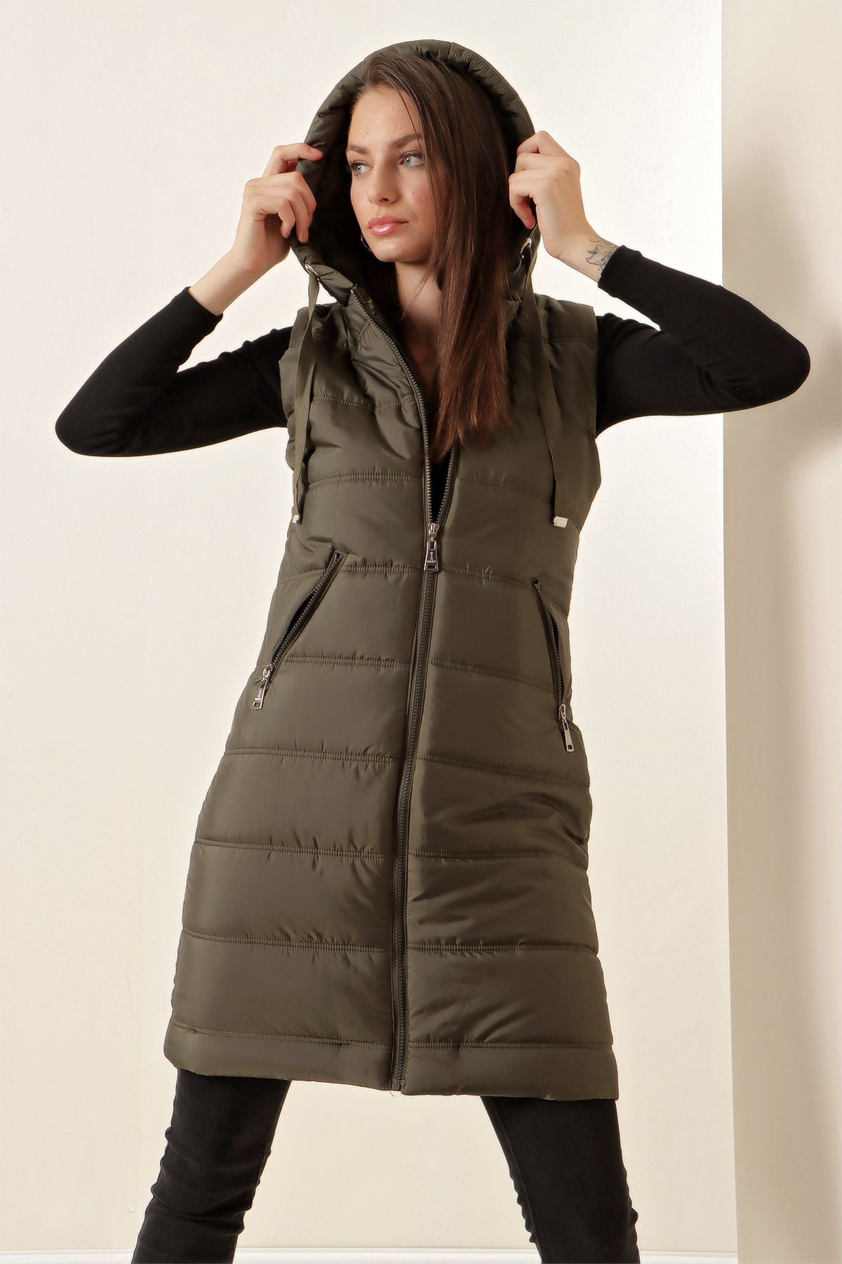 5140 Hooded Long Puffer Vest - Black