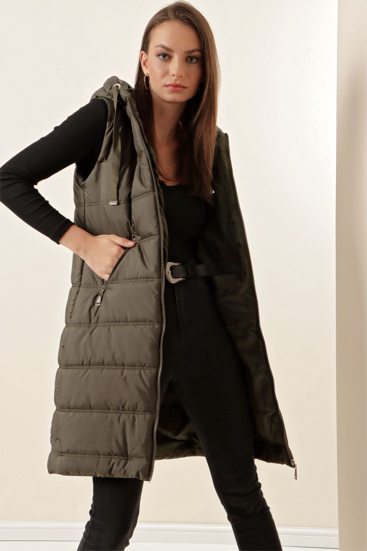 5140 Hooded Long Puffer Vest - Black