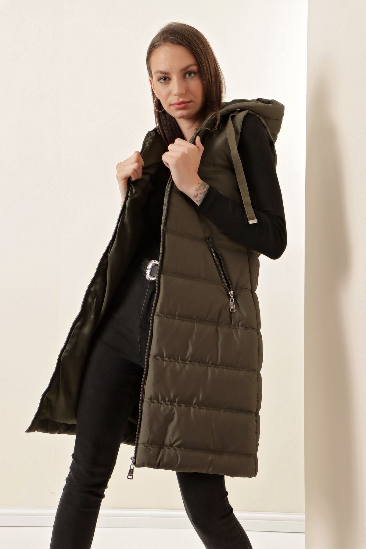 5140 Hooded Long Puffer Vest - Black