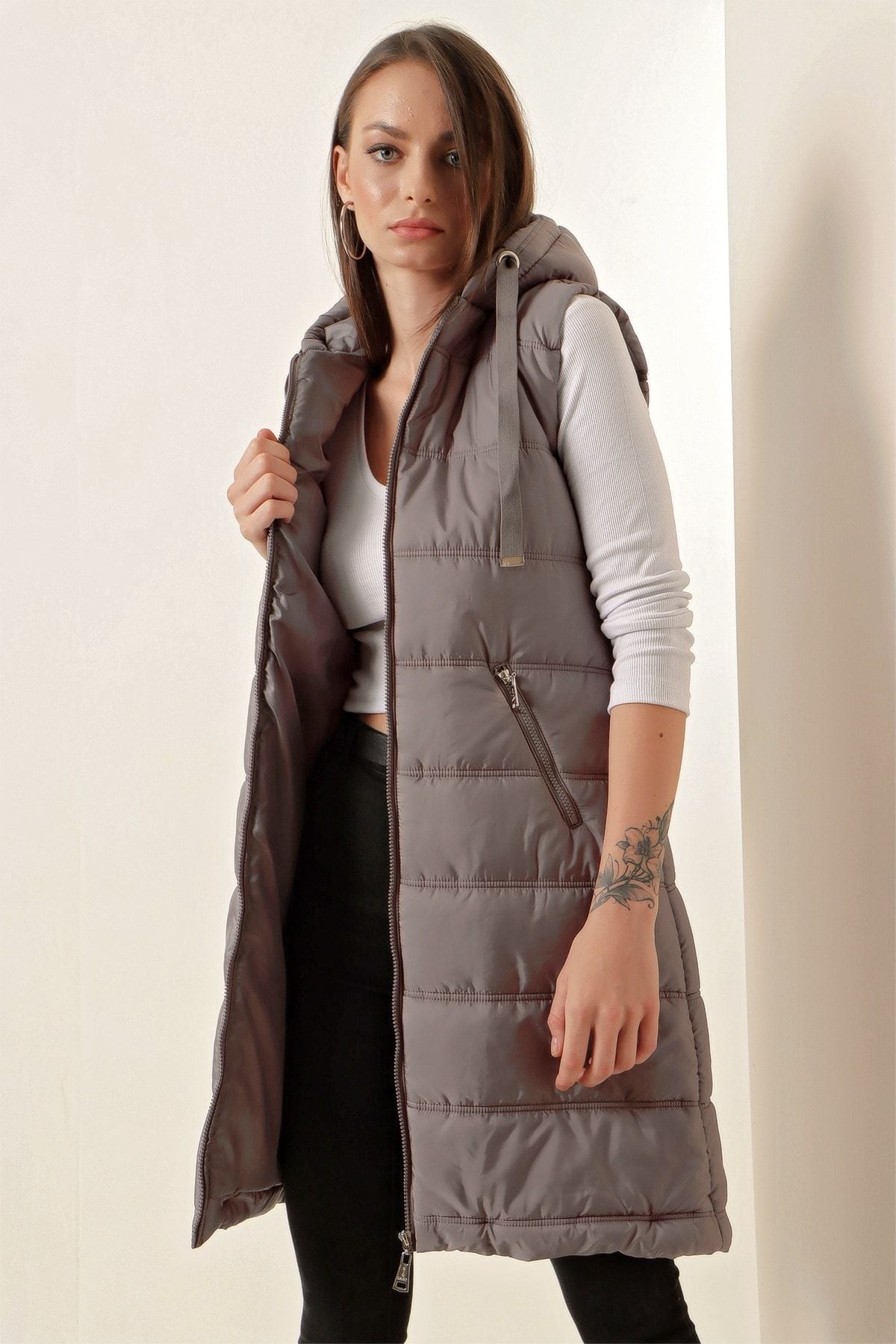 5140 Hooded Long Puffer Vest - Black