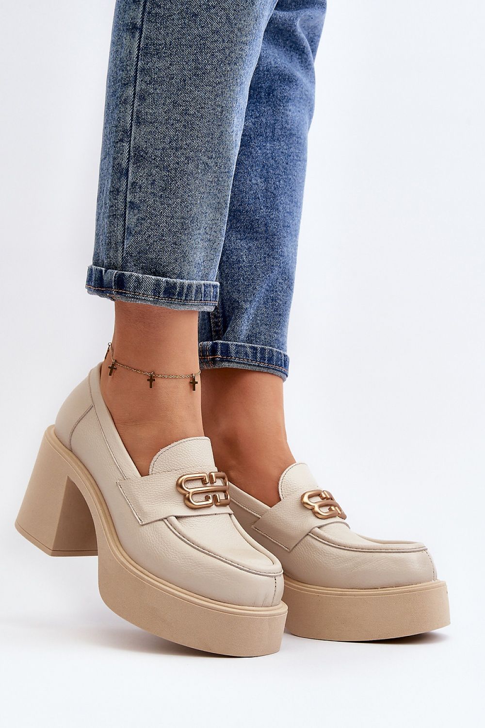 Heeled low shoes Step in style