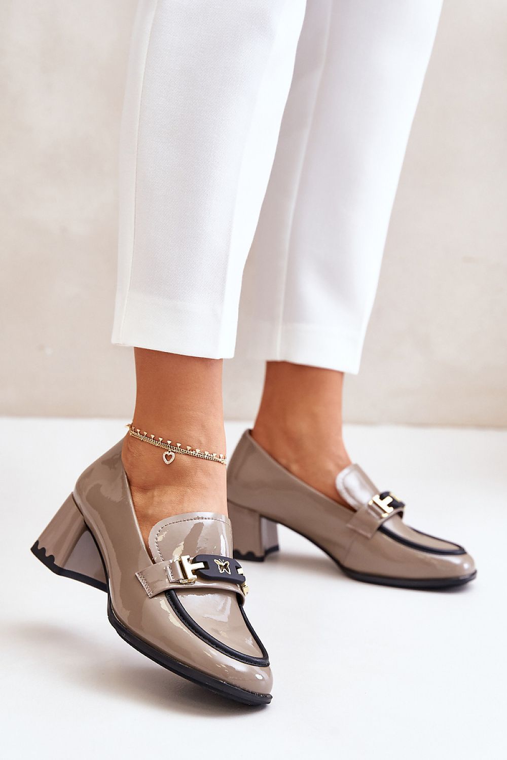 Heeled low shoes Step in style